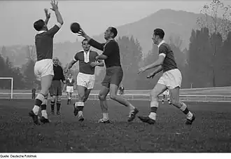 Матч по гандболу на траве 1956 года