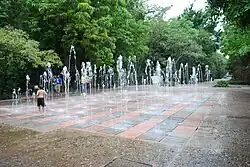 Фонтан на территории музея