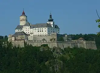 Вид замка с восточной стороны