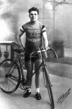 Франс Бондюэль в 1932 году