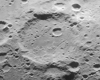 Снимок зонда Lunar Orbiter – IV (север справа).