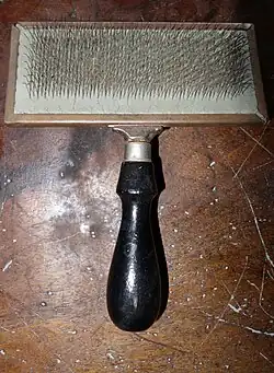 Щётка для вычёсывания стриженной шерсти