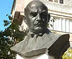 Бюст Галуста Гюльбенкяна[арм.] в Ереване