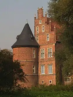 Башня в юго-западной части замка