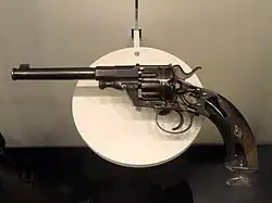 Reichsrevolver Model 1883. На корпусе слева предохранитель флажкового типа