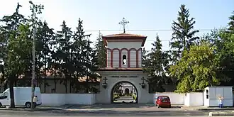 Центральный вход на военное кладбище