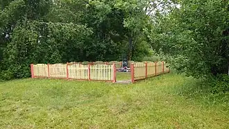 Памятник убитым нацистами евреям Холопеничей