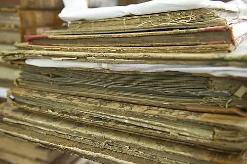 Некоторые старинные книги библиотеки