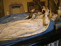 Деталь надгробия