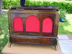 Шарманка, сделанная Андерсом Гулбрандсеном Гомнасом (Хёнефосс, Норвегия) в 1854 г.