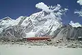 Вид на Джомолунгму и Нупцзе из Горакшепа