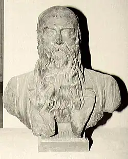 Бюст художника работы скульптора Пьера Гране.