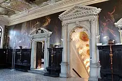 Зал Капитула. Боковая стена. Деталь