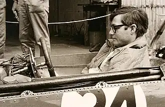 Мастен Грегори в кокпите BRM (1965)