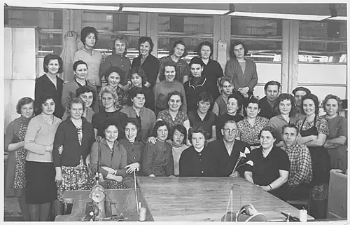 Коллективное фото работников одного из подразделений ПО «Балтика»