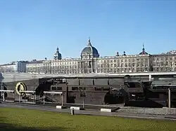 Вид с противоположного берега Роны