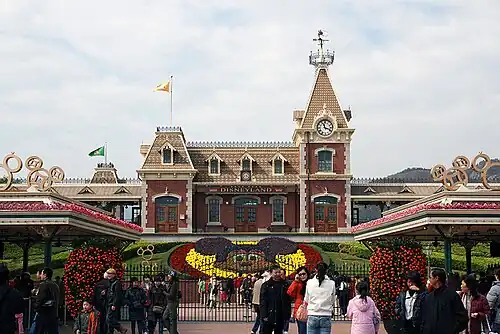 Вход в Диснейленд Гонконга