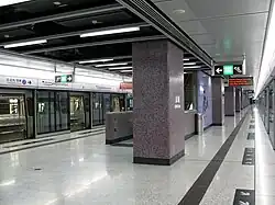 Станция ЛОХАС-Парк в Гонконгском метрополитене.