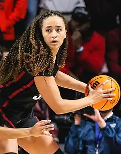 Джонс в игре за «Стэнфорд Кардинал» против «Южная Каролина Геймкокс» (21 декабря 2021)