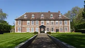 Южный фасад Холл-Плейс