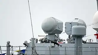 QJZ-89 перед радаром на фрегате Type 054A ВМС КНР.