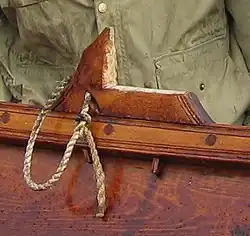 Уключина с петлей (гужем)