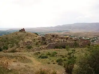 Монастырский комплекс Авуц Тар, XI—XIII вв., расположен на противоположной стороне ущелья.