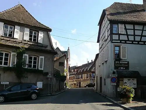 На главной улице коммуны