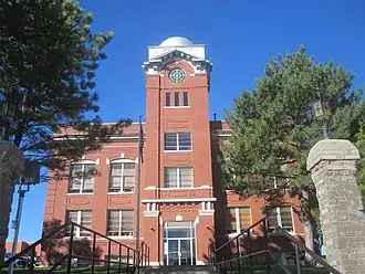 Здание окружного суда в Канейдиане