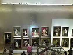 Портреты русских придворных на стене Бального зала (выставка Российский Императорский двор)