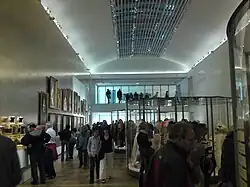 Большой музейный зал со стороны Ниуве-Херенграхт