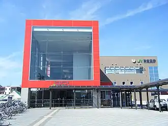 Станция Хигаси-Муроран