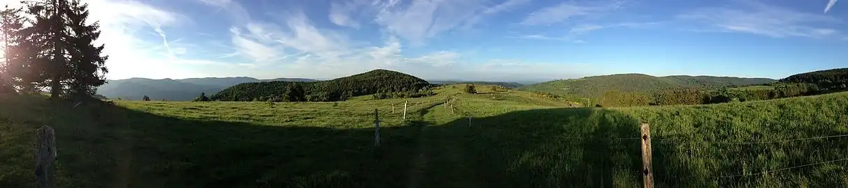 Панорама перед въездом в коммуну