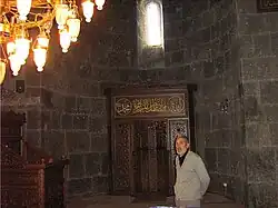 Внутренний вид армянской церкви Святых Апостолов, превращенной турками в мечеть