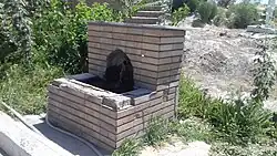 Святой родник у входа в мавзолей