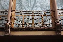 Отель Сольве. Оконное ограждение