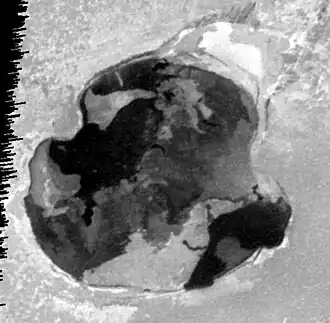 Патера Гиш Бар (снимок КА «Галилео», 2001)