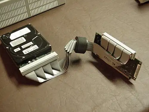 Жёсткий диск с платой контроллера ESDI, устанавливаемого на материнскую плату