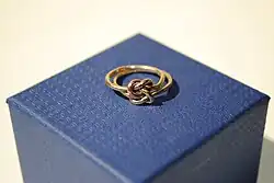 Узел истинной любвиДекоративный симметричный узел