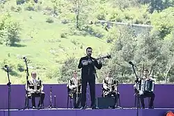 Шахрияр Иманов[азерб.] исполняет на таре «Мелодию тоски» (азерб. Həsrət nəğməsi)