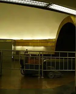 Закарнизное освещение верхнего эскалаторного зала