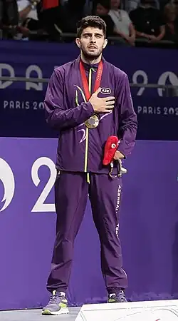 Имамеддин Халилов с золотой медалью на церемонии награждения (до 70 кг)