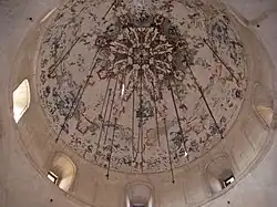 Вид на купол дворца