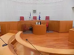 Зал C - главный зал Верховного суда