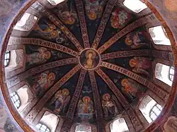 Роспись купола пареклесии церкви Христа Спасителя в Полях монастыря Хора в Стамбуле, ок. 1320 г. Богоматерь Знамение (в центре) и ангелы