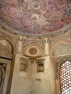 Интерьер гробницы Джамали-Камали