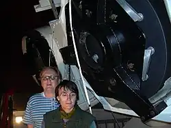 Милош Тихи и Яна Тиха рядом с телескопом KLENOT