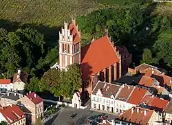 Kirche St. Bartholomäus aus der Vogelperspektive
