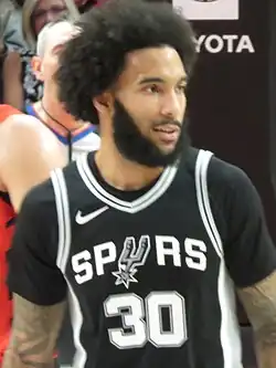 Джулиан Шэмпени в 2024 году