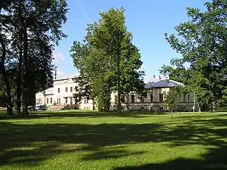 Главное здание мызы Кяру в 2011 году